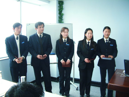 威龍公司2004年表彰暨2005年市場動員大會召開